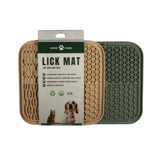 Likmat hond met verpakking voor